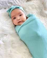 Load image into Gallery viewer, Sky Blue Swaddle Set - Brainy bubble
